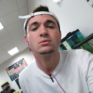 Meet your Posher, Devin